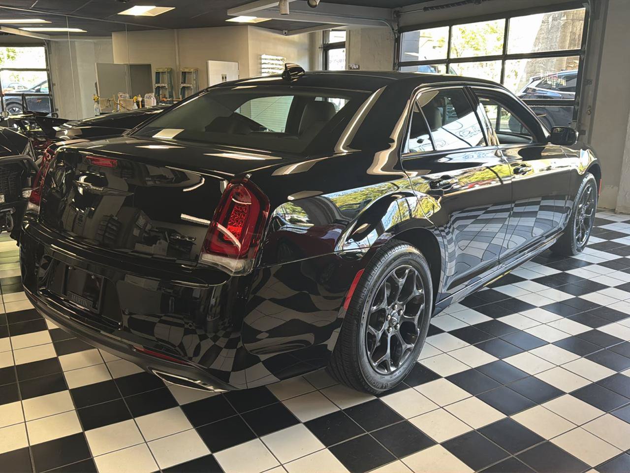 Used 2023 Chrysler 300 Touring L w/ Popular Equipment Group AWD/4WD image 4