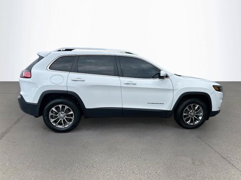 Used 2019 Jeep Cherokee Latitude Plus AWD/4WD image 3