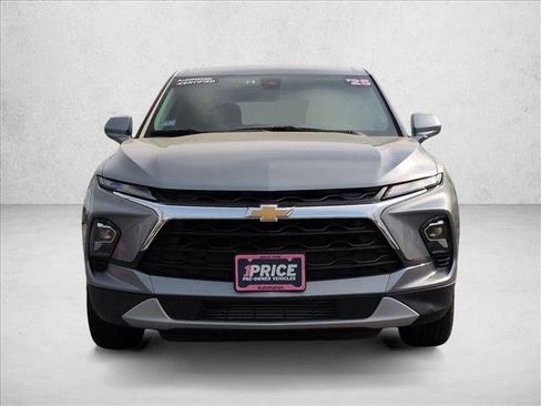 Used 2025 Chevrolet Blazer LT AWD/4WD image 2