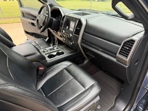 Used 2019 Ford Expedition Max XLT w/ Equipment Group 202A AWD/4WD image 18