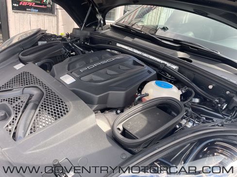 Used 2018 Porsche Macan GTS AWD/4WD image 13