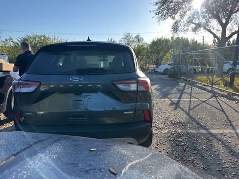 Used 2020 Ford Escape SEL image 4