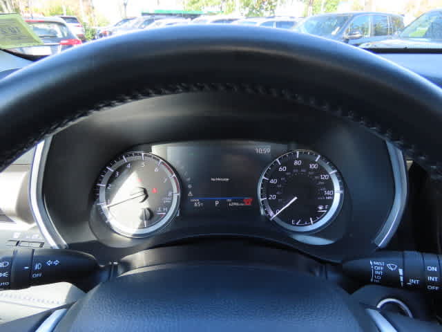 Used 2024 Toyota Highlander XLE AWD/4WD image 26