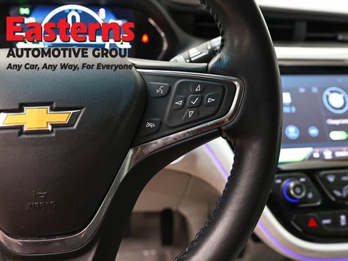 Used 2018 Chevrolet Bolt Premier w/ Driver Confidence II Package FWD image 16