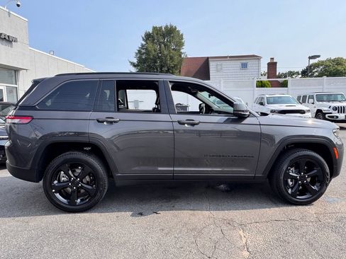 New 2026 Jeep Grand Cherokee Limited w/ Limited Altitude Package AWD/4WD image 8