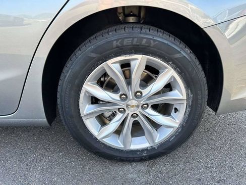 Used 2025 Chevrolet Malibu LT FWD image 3