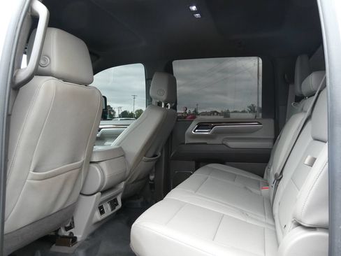 Used 2025 Chevrolet Silverado 3500 LT w/ Leather Package AWD/4WD image 19
