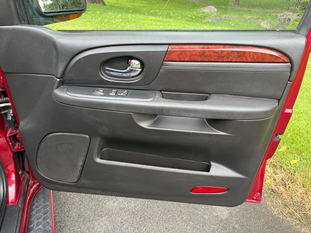 Used 2007 GMC Envoy Denali AWD/4WD image 32