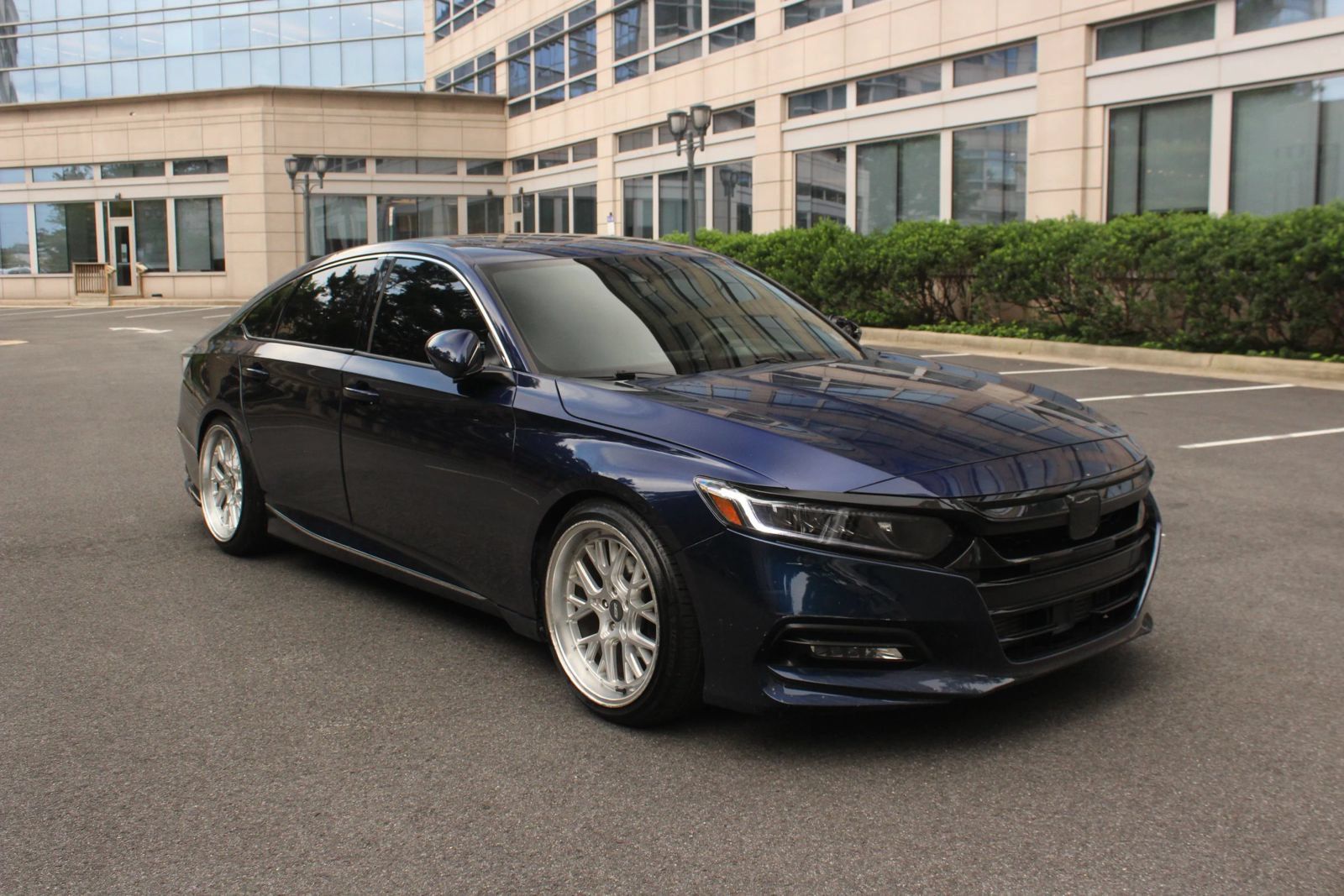 Used 2019 Honda Accord EX image 1
