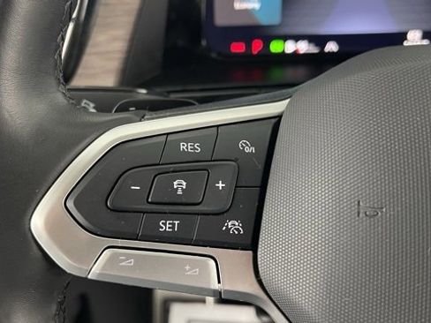 Used 2024 Volkswagen Atlas SEL Premium R-Line image 39