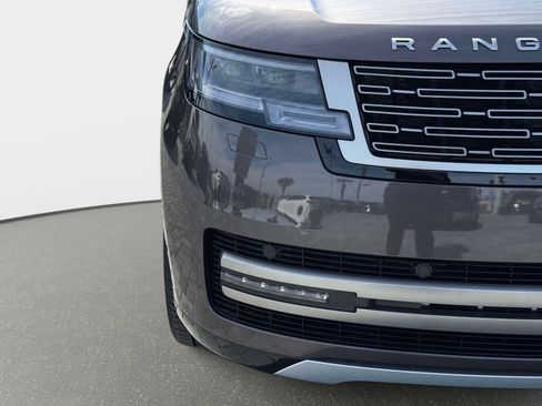 Used 2022 Land Rover Range Rover Long Wheelbase SE image 9