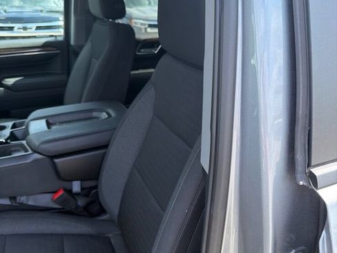 Used 2023 Chevrolet Silverado 1500 LT AWD/4WD image 9