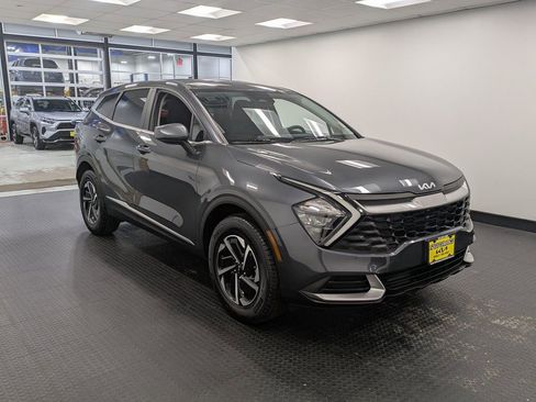 Certified 2023 Kia Sportage LX image 3