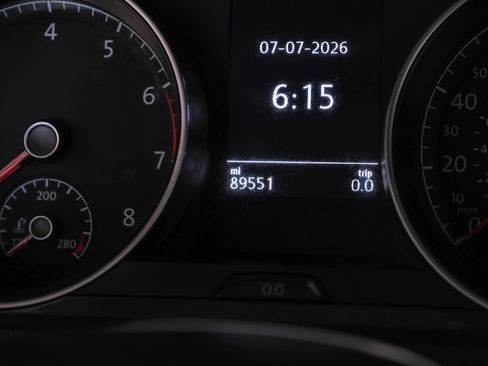 Used 2019 Volkswagen Golf SE FWD image 19