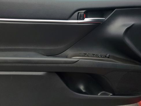 Used 2024 Toyota Camry SE image 17