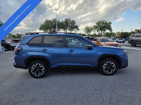 Used 2025 Subaru Forester Premium w/ Convenience Package #1 AWD/4WD image 2
