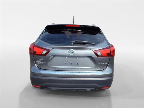 Used 2017 Nissan Rogue Sport SL w/ SL Premium Package image 4