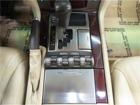 Used 2011 Lexus LX 570 4WD image 19