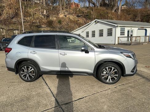 Certified 2024 Subaru Forester Limited image 3