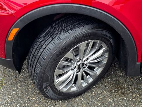 Used 2024 Cadillac XT4 Premium Luxury image 34