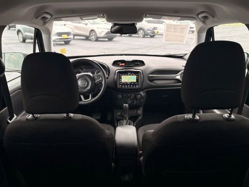 Used 2022 Jeep Renegade Latitude w/ Convenience Group AWD/4WD image 13