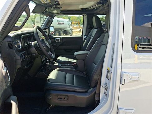 New 2025 Jeep Gladiator Sport image 14