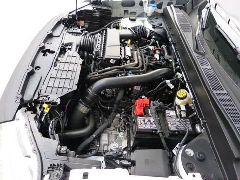 Used 2025 Ford Maverick XL w/ Equipment Group 102A image 10