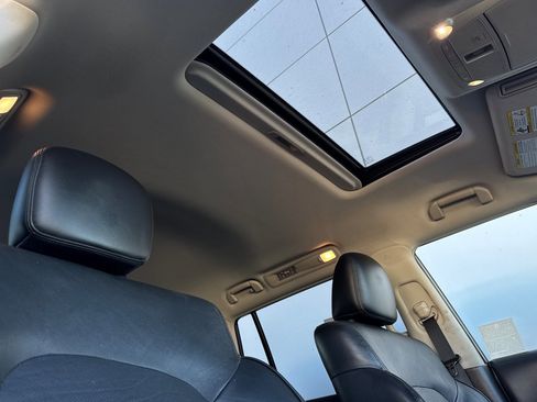 Used 2022 Nissan Armada SL w/ Captain's Chairs Package image 15