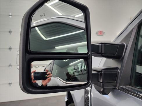 Used 2024 Ford F250 Lariat w/ Chrome Package image 37