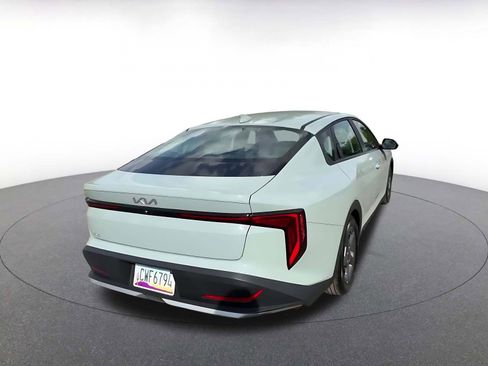 Used 2025 Kia K4 LXS image 14