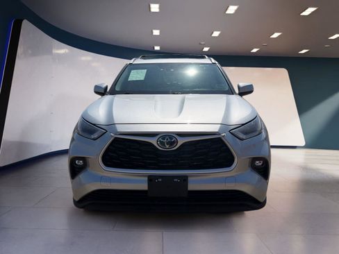 Used 2022 Toyota Highlander XLE image 8