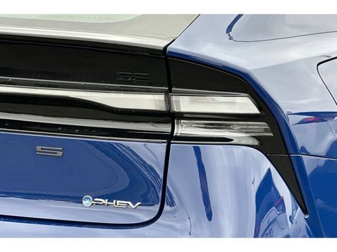 New 2026 Toyota Prius Plug-In Hybrid FWD image 31