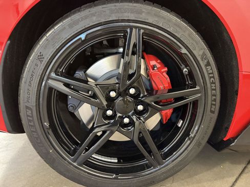 Used 2022 Chevrolet Corvette Stingray Preferred Cpe w/ Z51 Performance Package RWD image 46