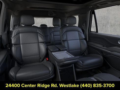New 2026 Lincoln Navigator Reserve w/ Jet Appearance Package AWD/4WD image 11