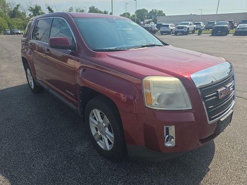 Used 2011 GMC Terrain SLE FWD image 2