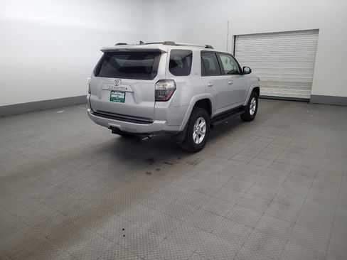 Used 2019 Toyota 4Runner SR5 AWD/4WD image 9