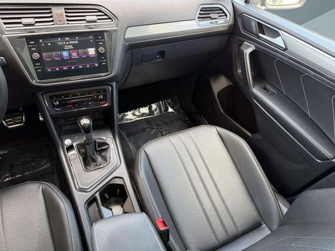 Used 2023 Volkswagen Tiguan SE R-Line image 31