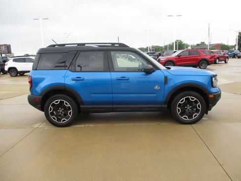 Used 2025 Ford Bronco Sport Outer Banks w/ Outer Banks Tech Package+ AWD/4WD image 6