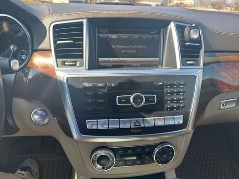 Used 2015 Mercedes-Benz GL 450 4MATIC image 16