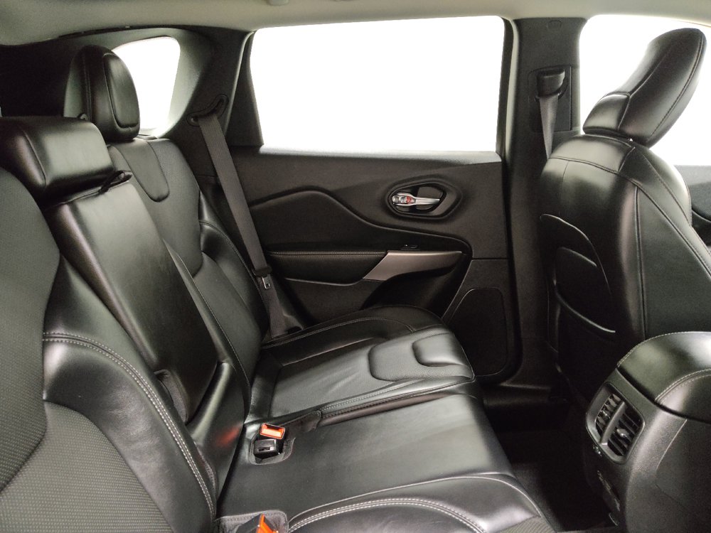 Used 2021 Jeep Cherokee Limited AWD/4WD image 19