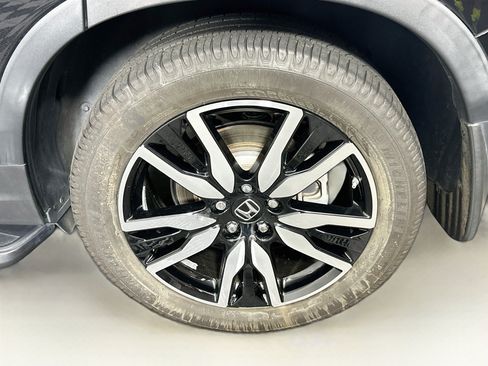 Used 2021 Honda Pilot Touring image 11