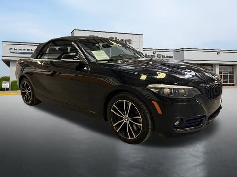 Used 2021 BMW 230i xDrive Convertible w/ Premium Package image 7