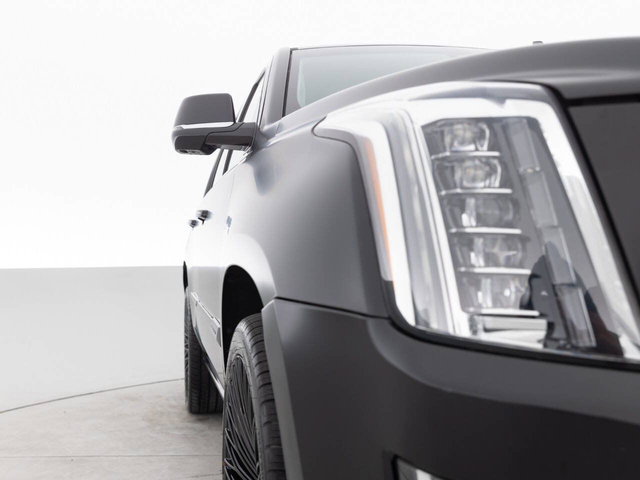 Used 2015 Cadillac Escalade Premium AWD/4WD image 11