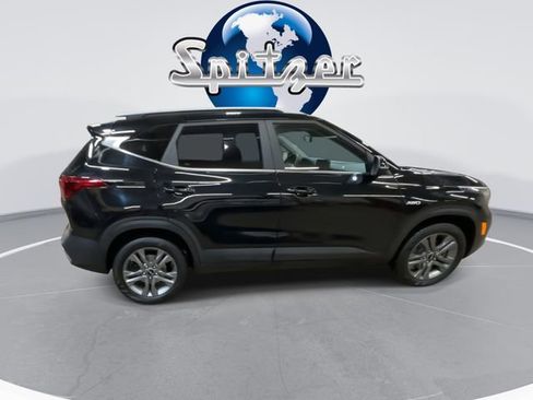 Certified 2022 Kia Seltos S image 10