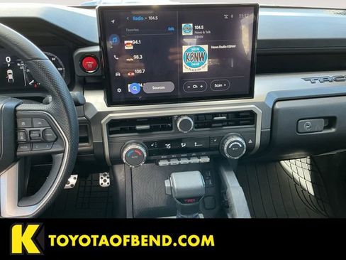 Used 2024 Toyota Tacoma TRD Sport image 11