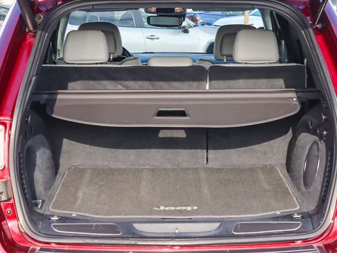 Used 2017 Jeep Grand Cherokee Summit image 25