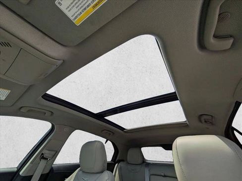 Used 2022 Cadillac XT4 Premium Luxury w/ Enhanced Visibility Package FWD image 15