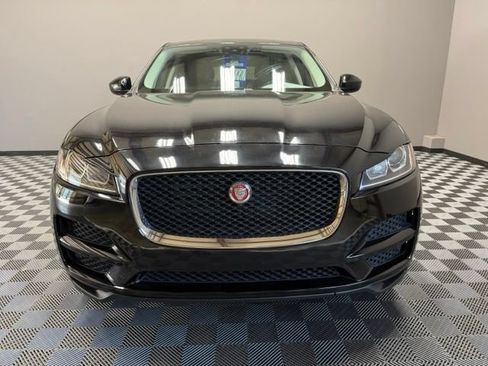 Used 2017 Jaguar F-PACE AWD/4WD image 4