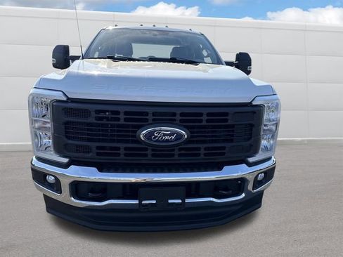 Used 2023 Ford F350 XL w/ FX4 Off-Road Package AWD/4WD image 9