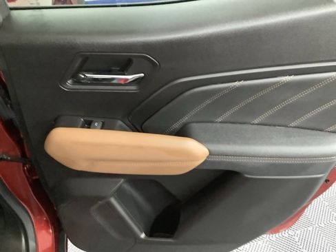 Used 2024 GMC Canyon AT4 image 29